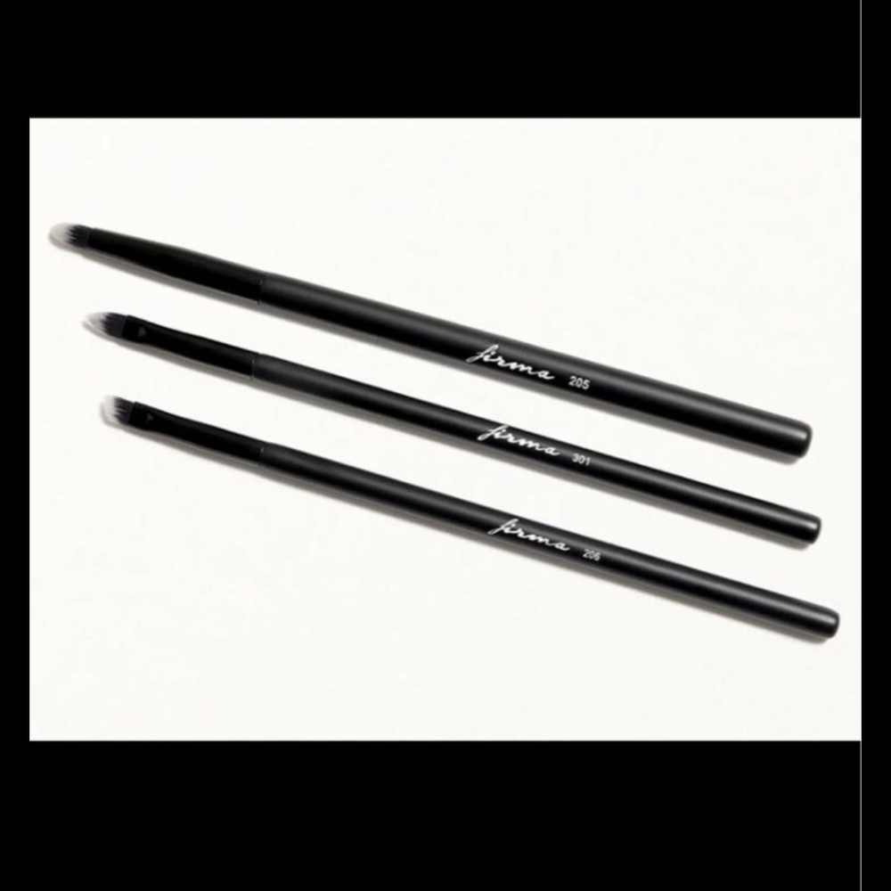 *New*Firma All in the Details Brush Set